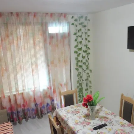 בית הארחה Viktoria פומורי