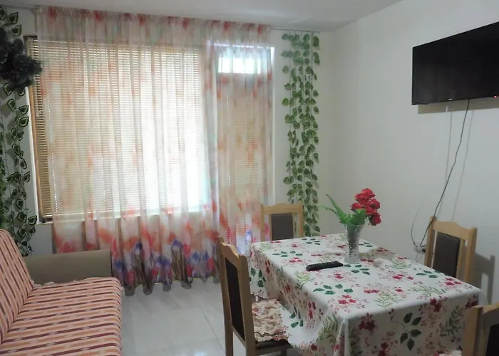 ゲストハウス Viktoria ポモリエ